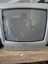 Tv a tubo catodico funzionant LG senza telecomando