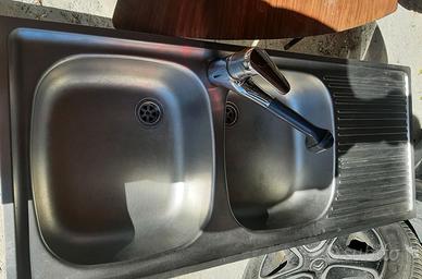 Lavello cucina 2 vasche con doccino estraibile