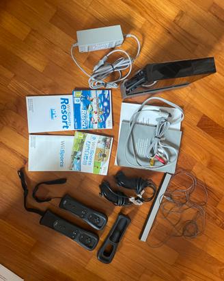 CONSOLE WII COMPLETA + DUE GIOCHI