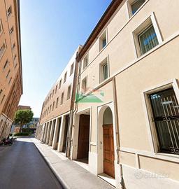 Appartamento di 130 m² con più di 5 locali a Raven