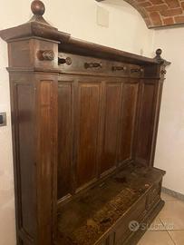 Cassapanca di castagno