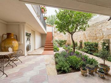CASA INDIPENDENTE A ORIA