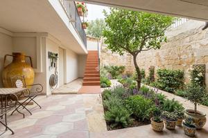 CASA INDIPENDENTE A ORIA