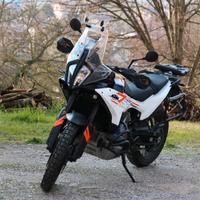 KTM 790 Adventure 2024 - pronta per il viaggio!