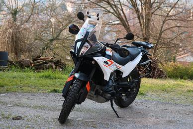 KTM 790 Adventure 2024 - pronta per il viaggio!