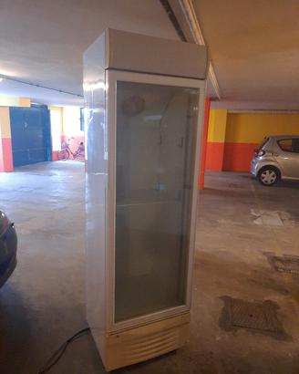 vetrina frigo per bibite 