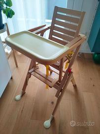 Seggiolone in legno con vassoio