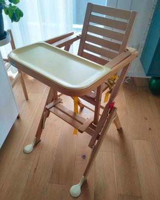 Seggiolone in legno con vassoio