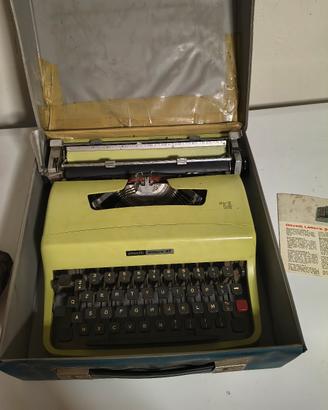 Macchina da scrivere Olivetti Lettera 32 