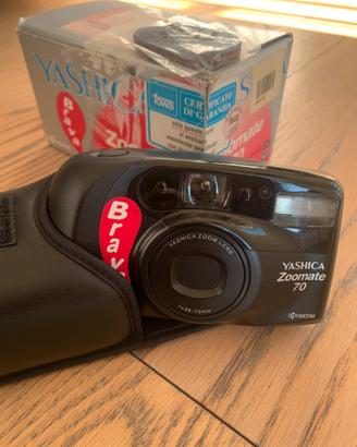 Yashica brava zoomate 70 **MAI USATA**