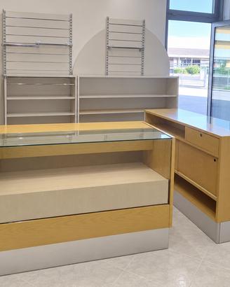 Arredamento modulare negozio abbigliamento