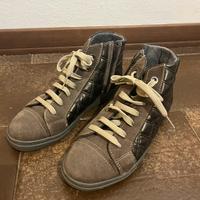 Scarponcino camoscio ed ecopelle