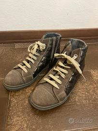 Scarponcino camoscio ed ecopelle