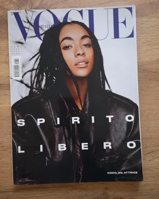 Rivista vogue Italia febbraio 2022 n857