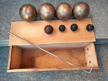 Per gioco BOCCE.