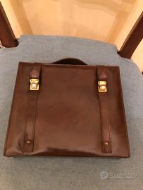Valigetta pelle vintage e  6 liquori mignon