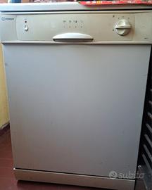 Lavastoviglie Indesit