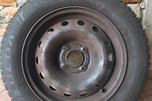 4 Gomme da Neve Fulda 175/65 R14 con Cerchi
