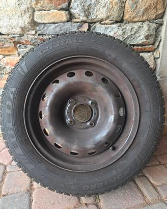 4 Gomme da Neve Fulda 175/65 R14 con Cerchi