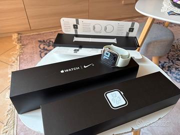 Apple Watch 4 Nike edition 44mm GPS+CELLULAR LTE