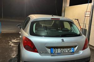 Peugeot 207 1.4 benzina\gpl. 2006