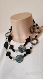 Collana lunga in madreperla e vetro