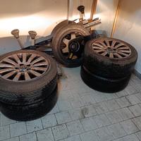 Pneumatici invernali Goodride 245x45 r.18 - v100.