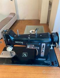 MACCHINA DA CUCIRE PERFETTAMENTE FUNZIONANTE