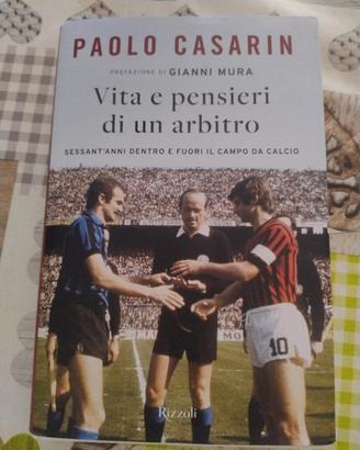 Libro sulla storia di un arbitro 