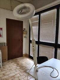 Lampada con lente ingrandimento da tavolo