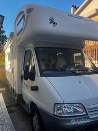 Camper mansardato