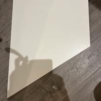 Ripiano angolare in legno bianco