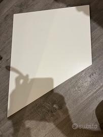 Ripiano angolare in legno bianco
