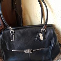 borsa nera con manici e tracolla Coach