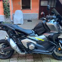 Honda x ADV 750 aprile 2024