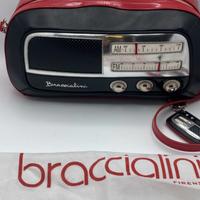 ICONICA BORSA RADIO BRACCIALINI: DESIGN UNICO E ST
