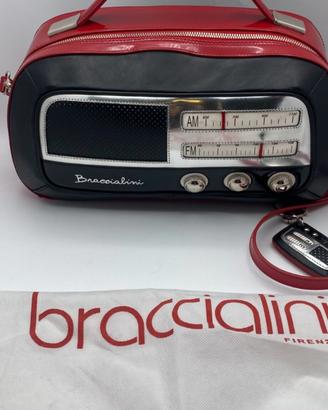 ICONICA BORSA RADIO BRACCIALINI: DESIGN UNICO E ST