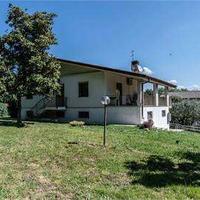 VILLA SINGOLA ANCHE PER 2 FAMIGLIE