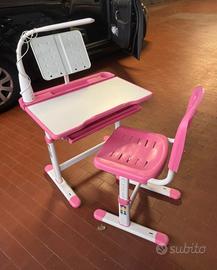 Scrivania con sedia