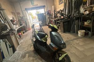 Aprilia sr fari tondi