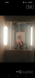 Specchio contenitore con led