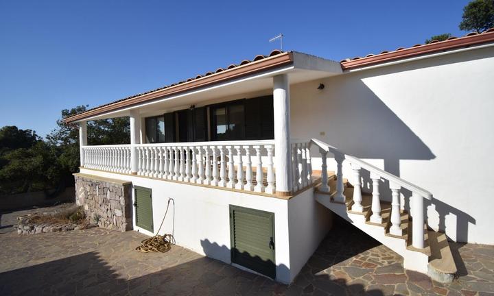 Villa immersa nella campagna di Calasetta