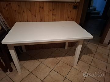 Tavolo con 4 sedie