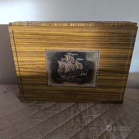 vecchia scatola di latta