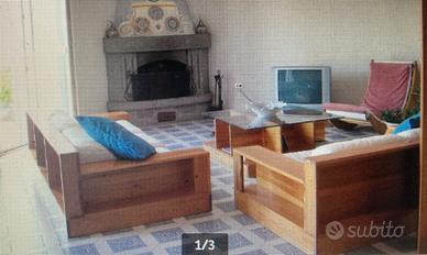 Divani di design 2 e 3 posti con tavolino