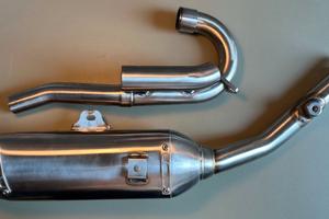 Collettore di scarico + marmitta per motori 250cc