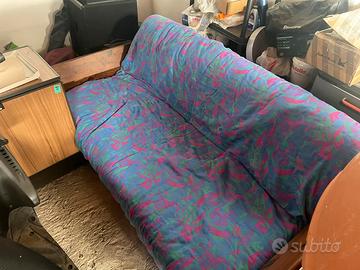 Divano letto 185x90 3 posti ( prezzo libero!!)