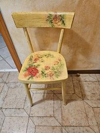 Sedia decorata in decoupage