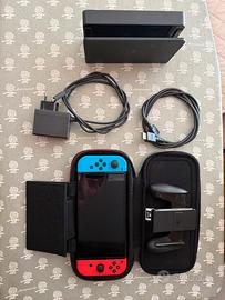 Nintendo Switch OLED + custodia Mario kart