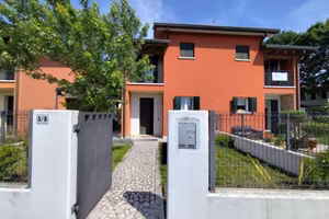 Immobile in asta di 137 m² con 3 locali e box auto